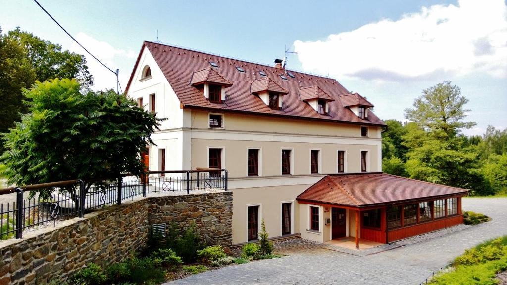 Pension Mlyn Stare Mitrovice Sedlec-Prcice Zewnętrze zdjęcie